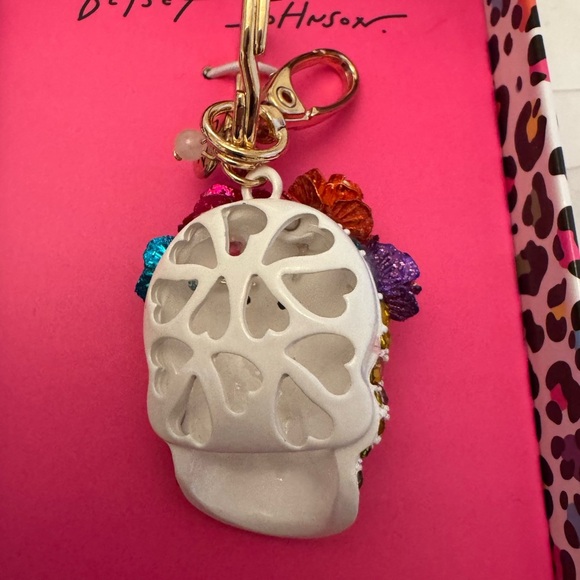 Betsey Johnson Sugar Skull Jeweled Charm Keychain Day of the Dead NWT - Picture 3 of 4